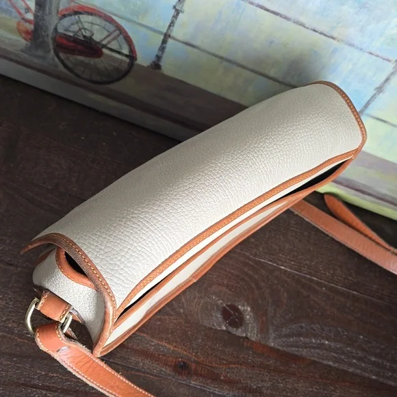 Dooney and Bourke vintage equestrian style bag